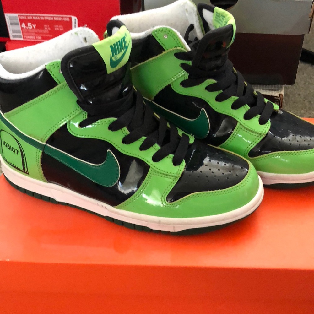 Halloween dunks